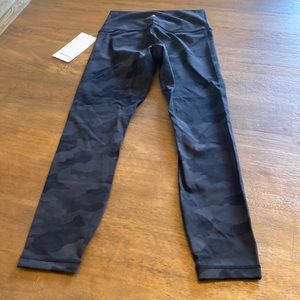 NWT Lululemon Wunder Under HR Tight 25” size 6
